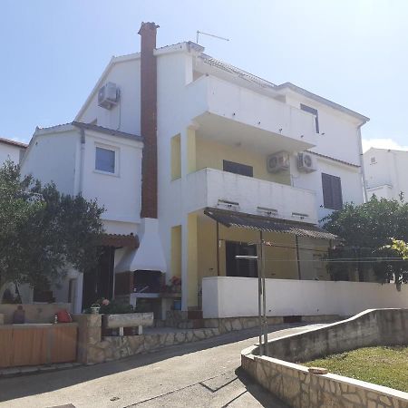 Apartmani Karuza Novalja Exterior photo