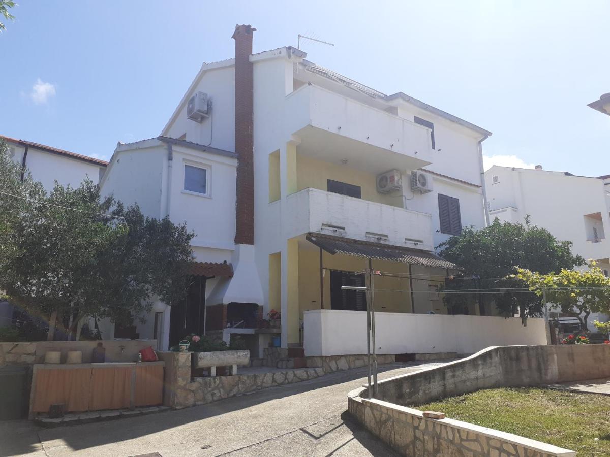 Apartmani Karuza Novalja Exterior photo