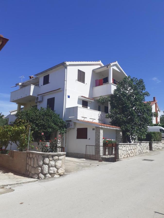 Apartmani Karuza Novalja Exterior photo