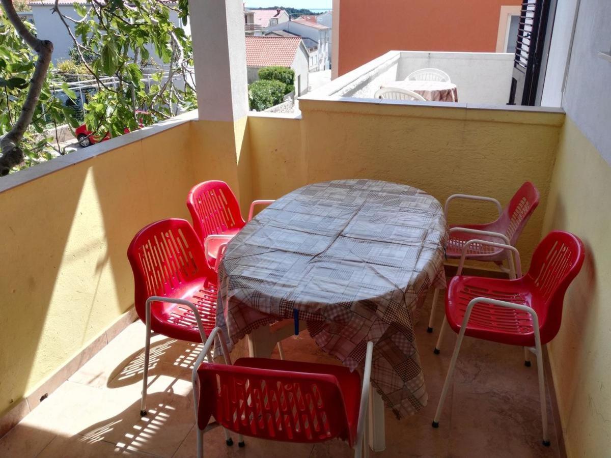 Apartmani Karuza Novalja Exterior photo